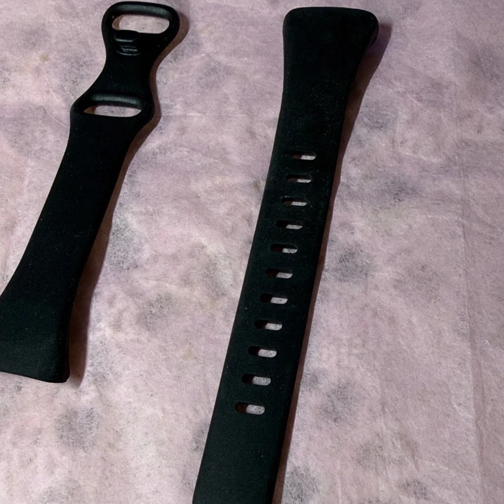 Black Silicone Watch Band for Fitbit